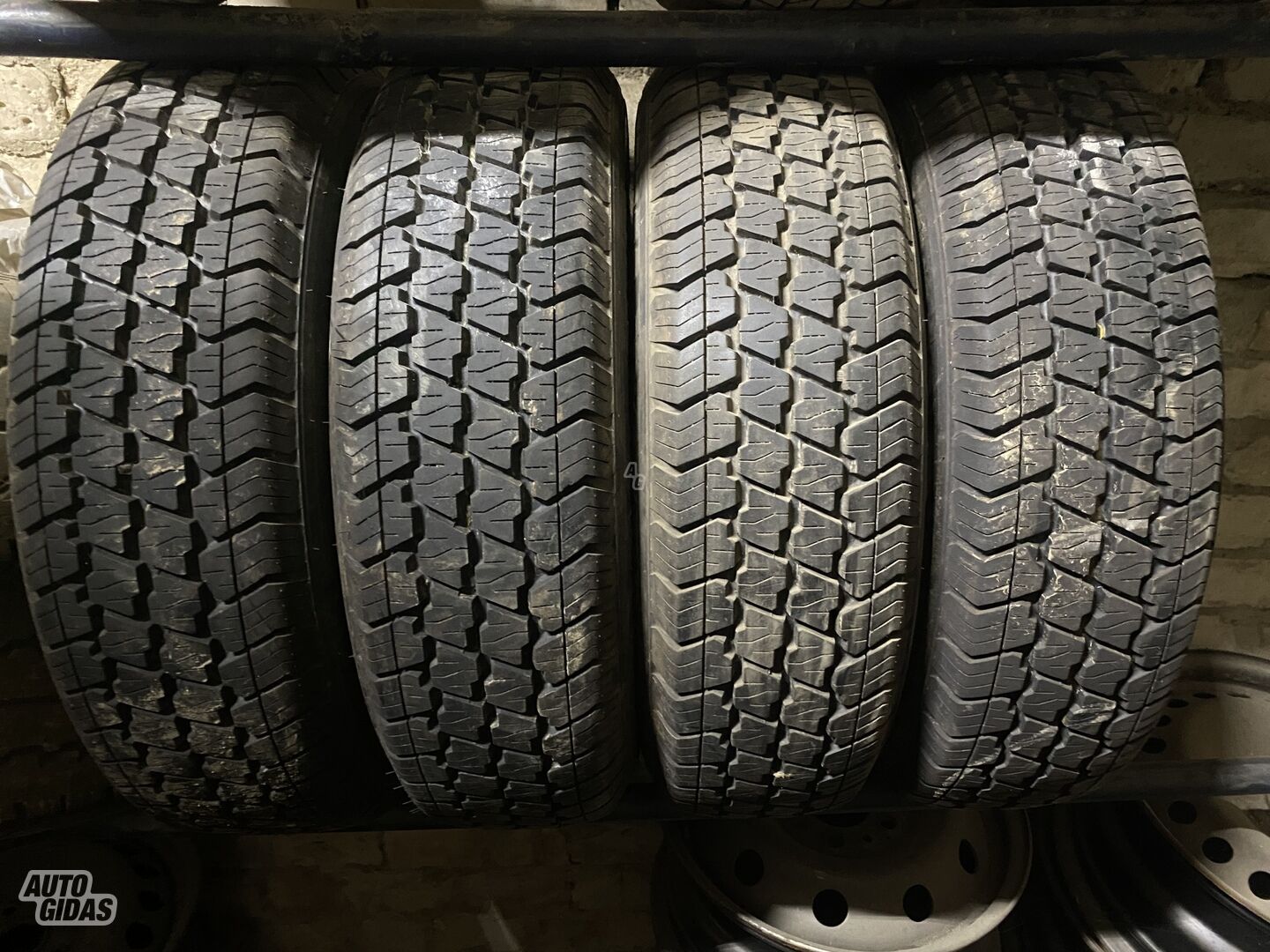 Roadstone R16C universal tyres minivans