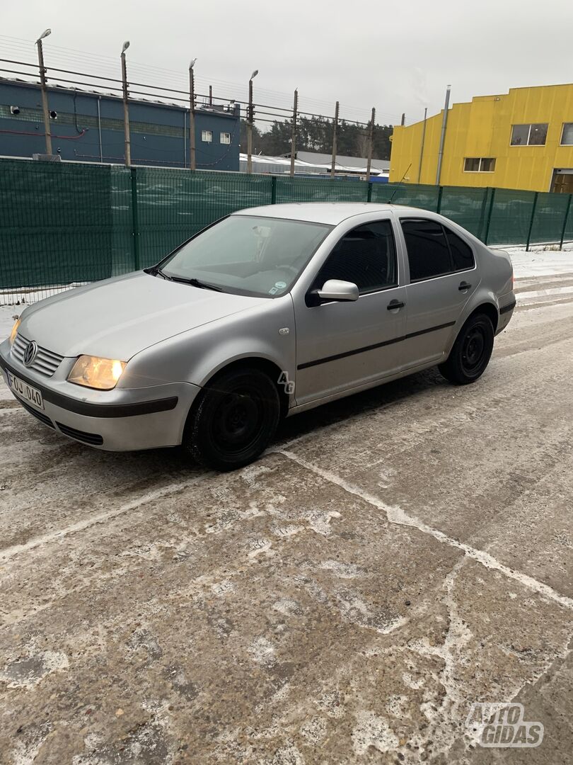 Volkswagen Bora 2002 г Седан