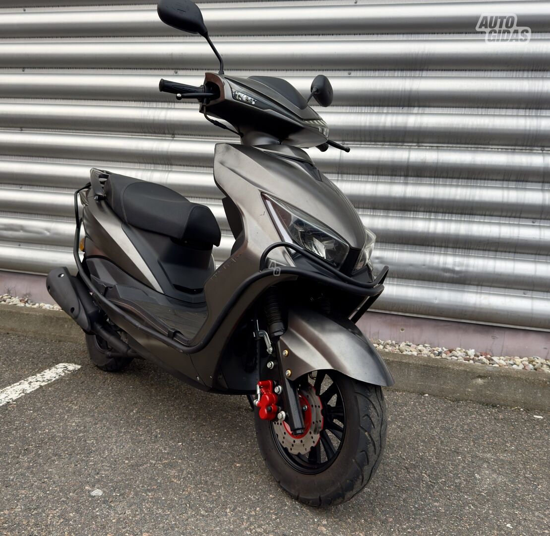 Yamaha Cygnus 2024 y Scooter / moped