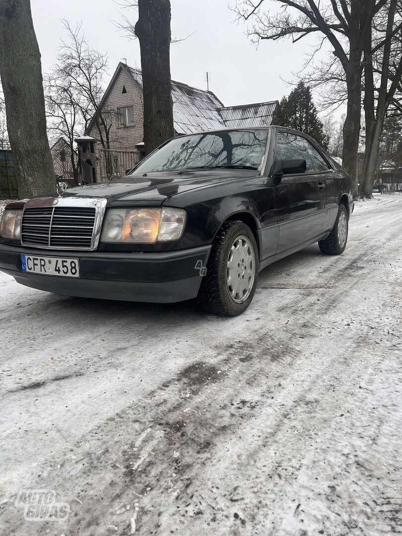 Mercedes-Benz W124 1990 г Купе