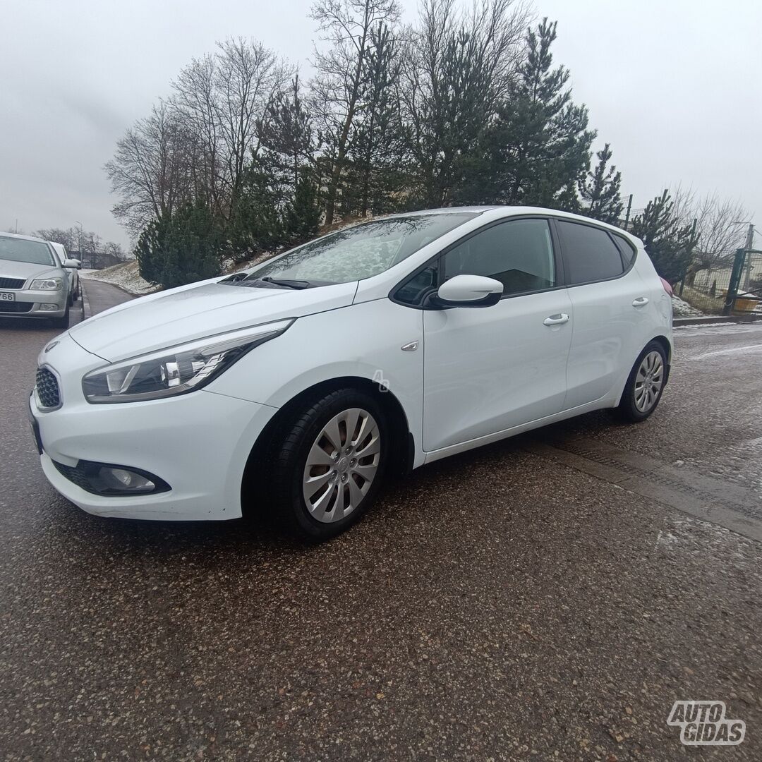 Kia Cee'd 2014 г Хэтчбек