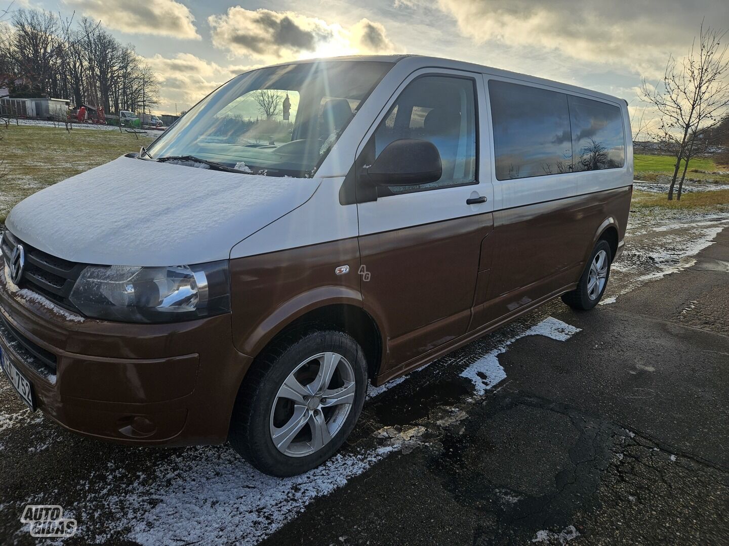 Volkswagen Transporter 2011 y Minibus