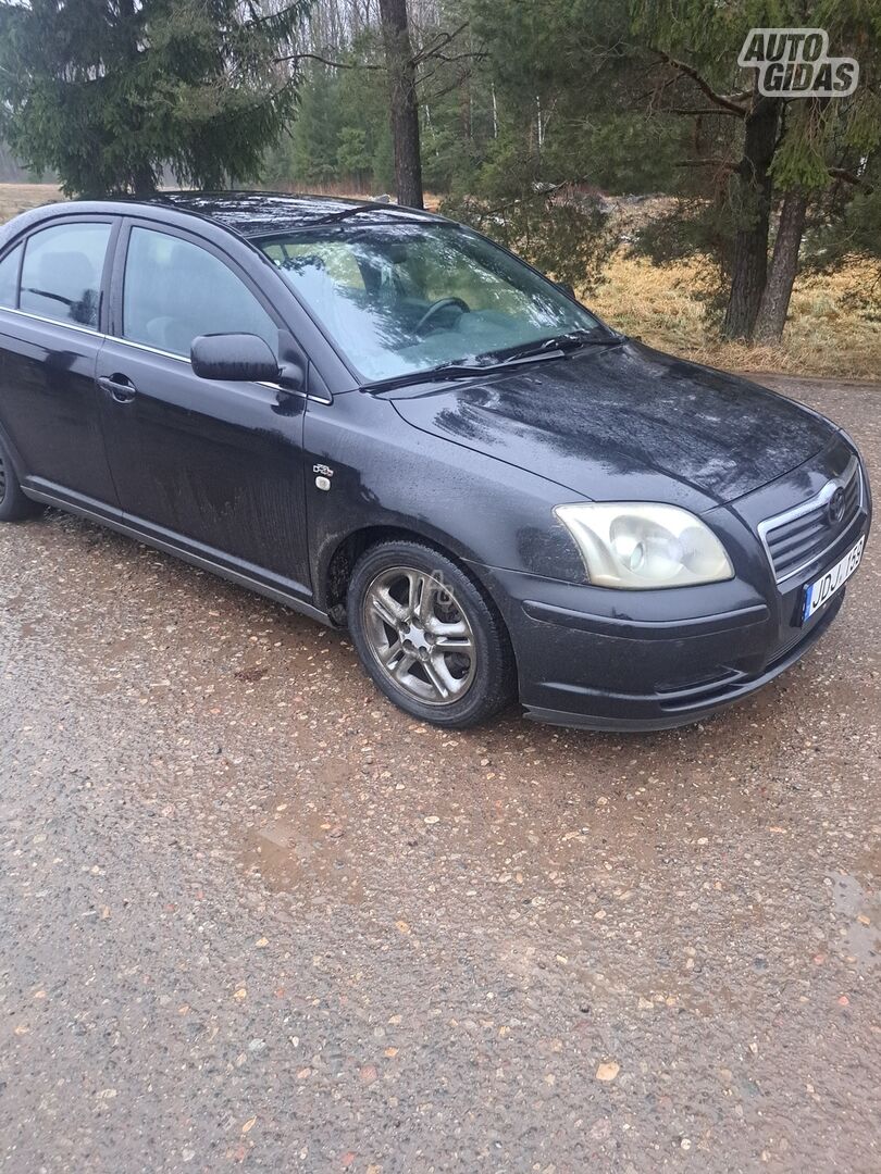 Toyota Avensis 2004 y Sedan