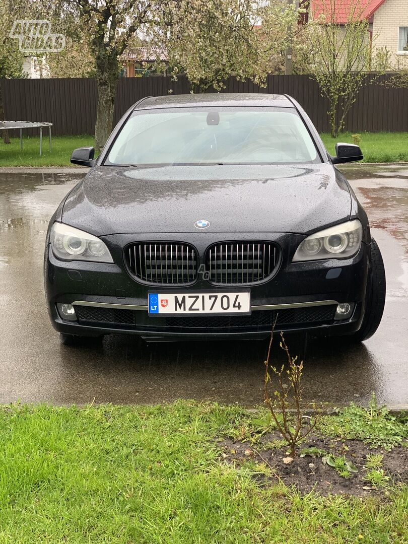 Bmw 740 2013 m Sedanas