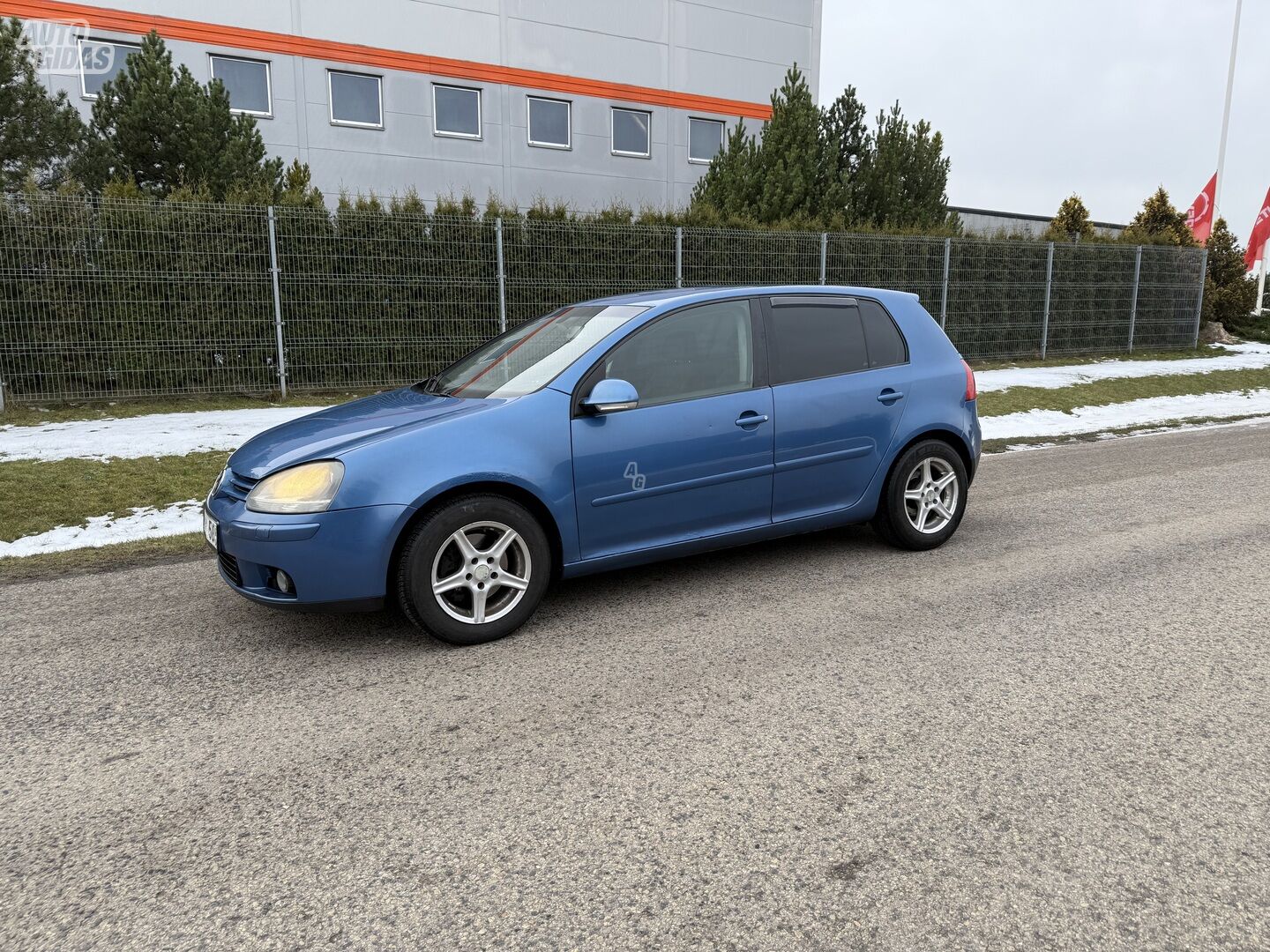 Volkswagen Golf 2004 г Седан