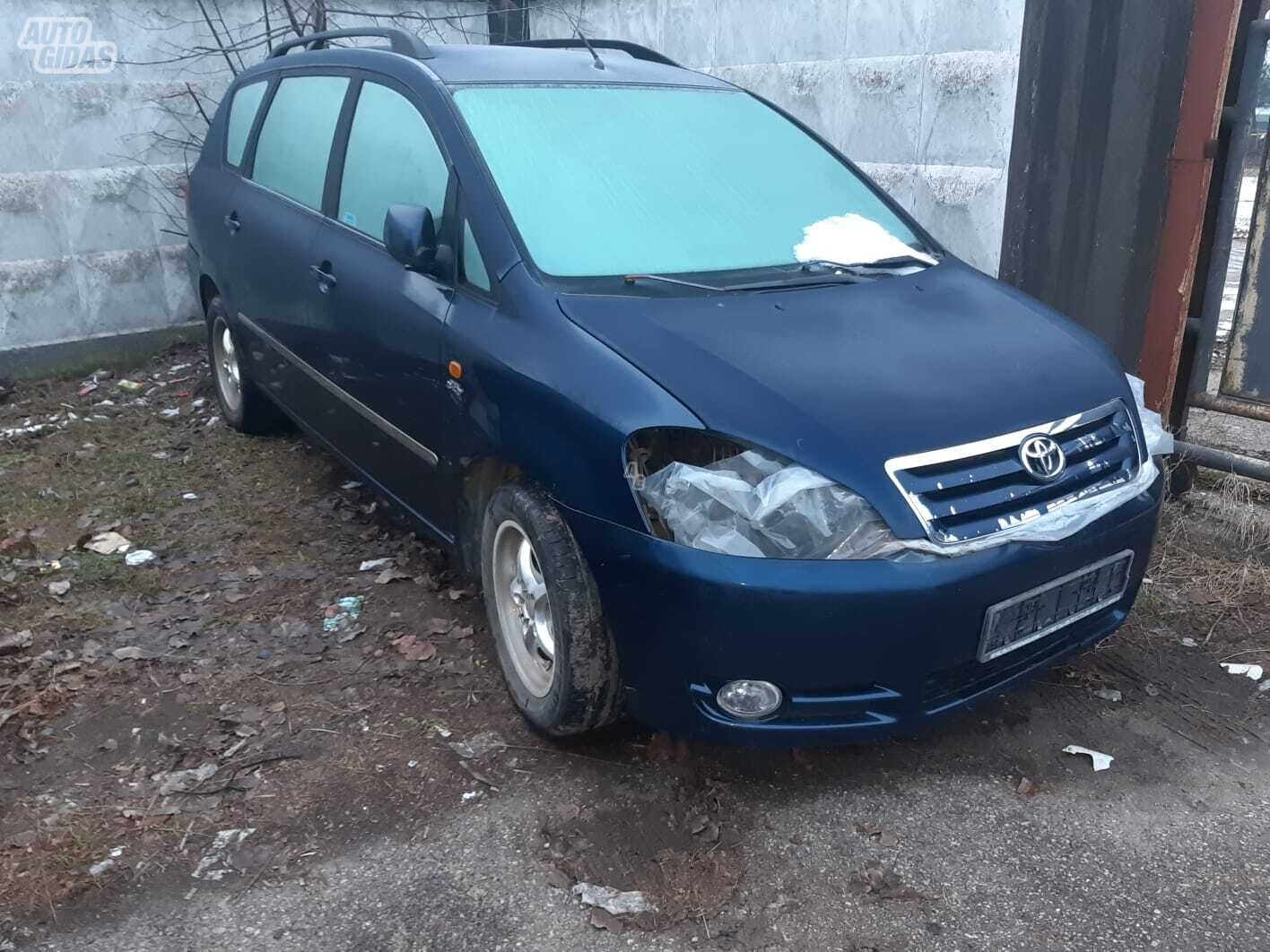 Toyota Avensis Verso 2002 y Van