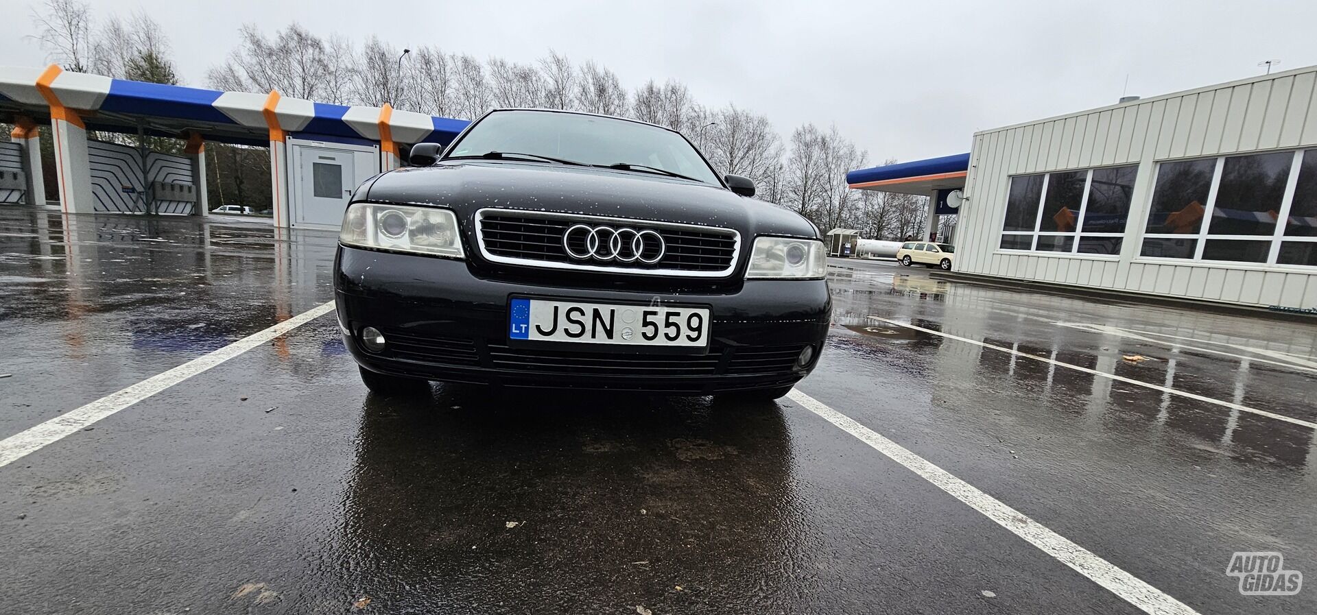 Audi A4 2000 m Universalas