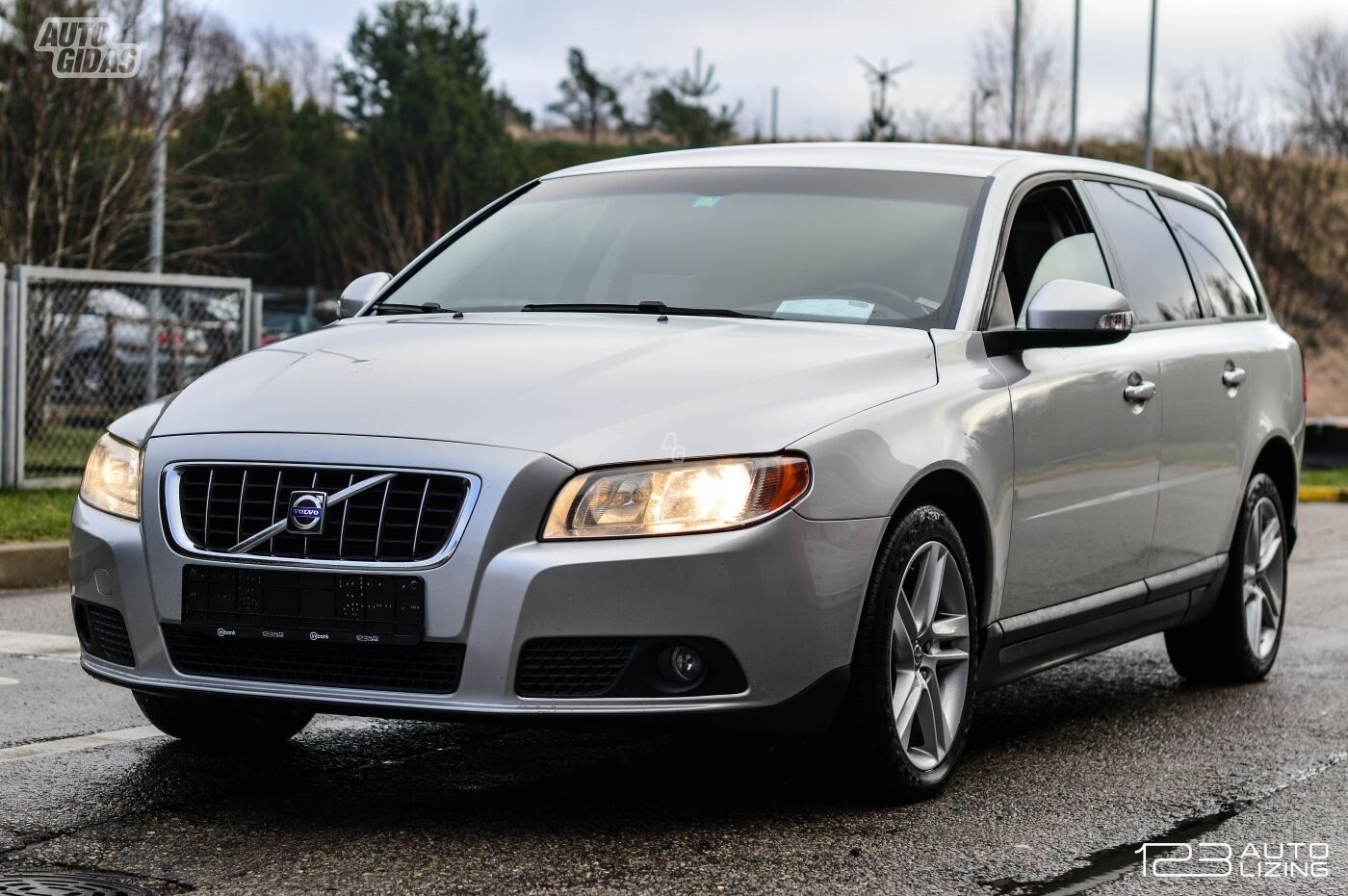 Volvo V70 2009 y Wagon