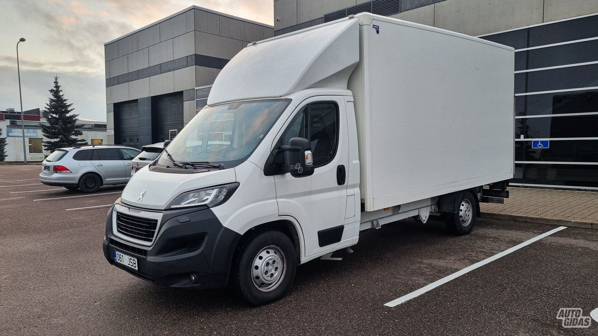 Peugeot Boxer 2021 г Грузовой микроавтобус