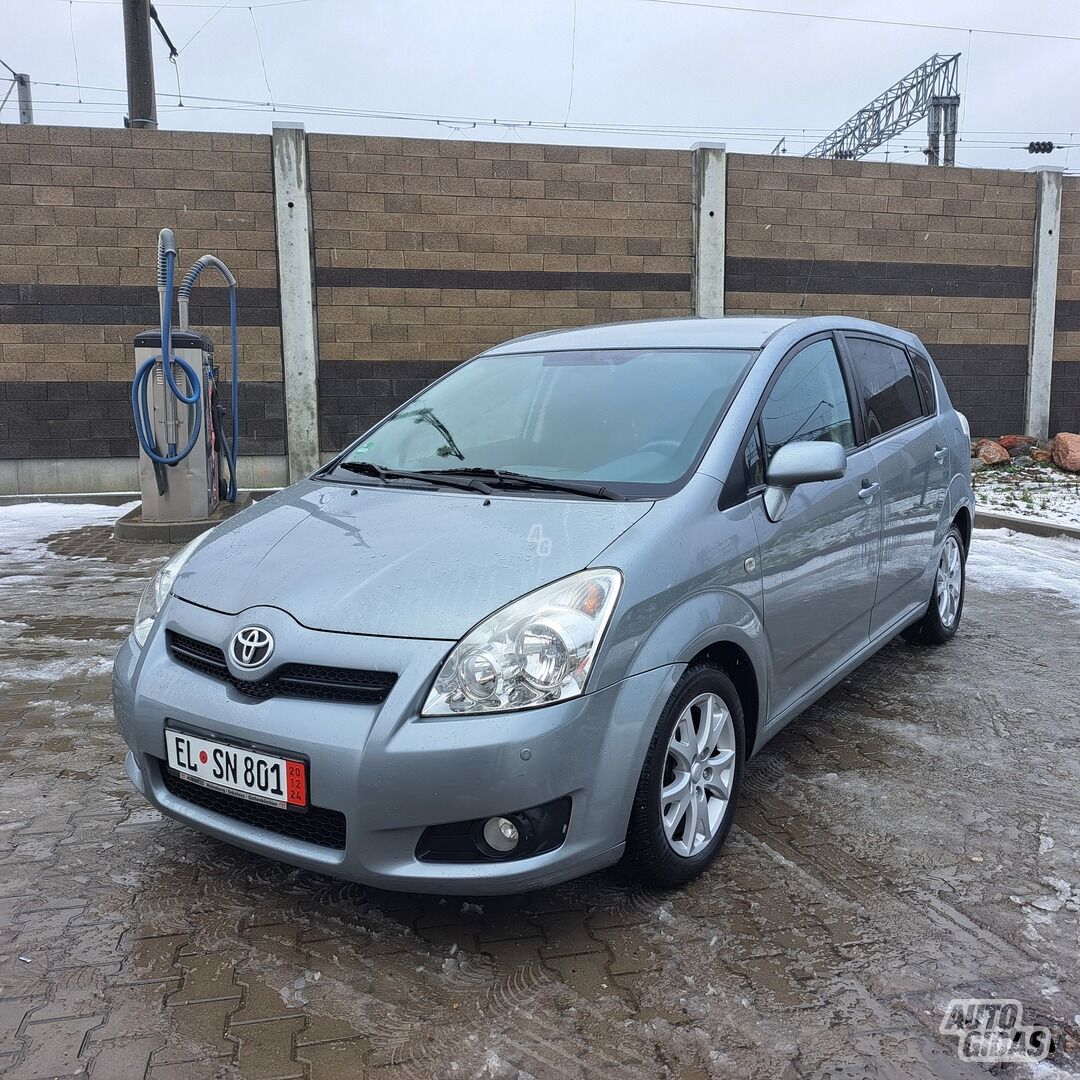 Toyota Corolla Verso 2009 г Минивэн