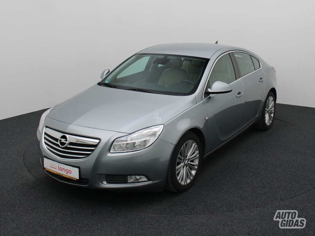 Opel Insignia 2011 y Hatchback