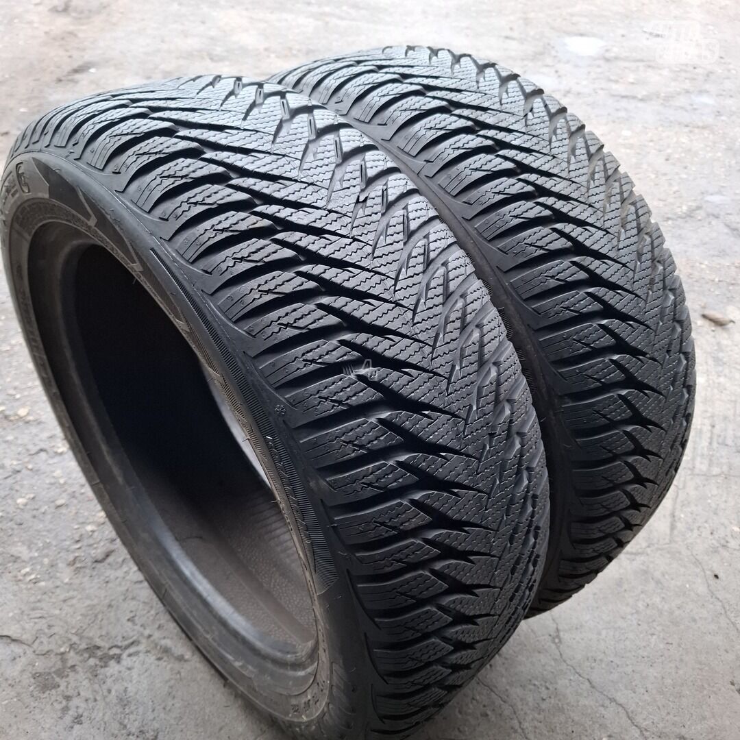 Goodyear R16 žieminės padangos lengviesiems