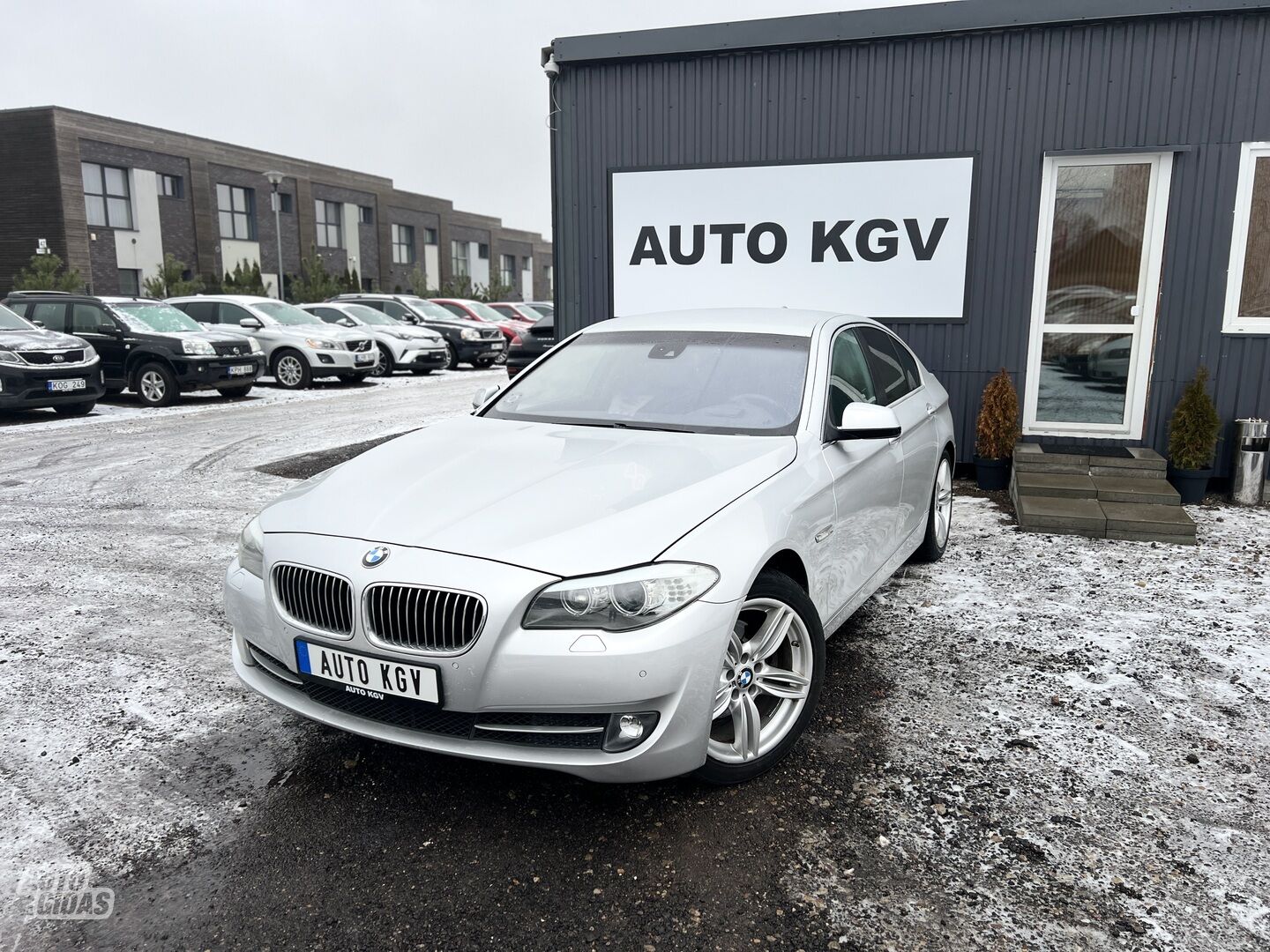 Bmw 523 2010 y Sedan