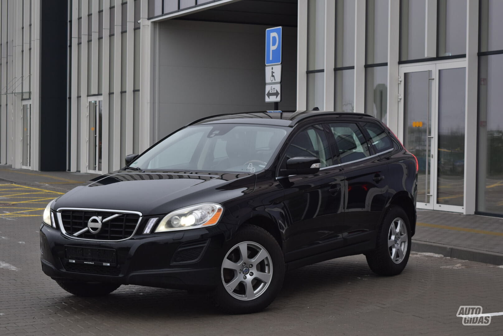 Volvo XC60 2WD 2013 г