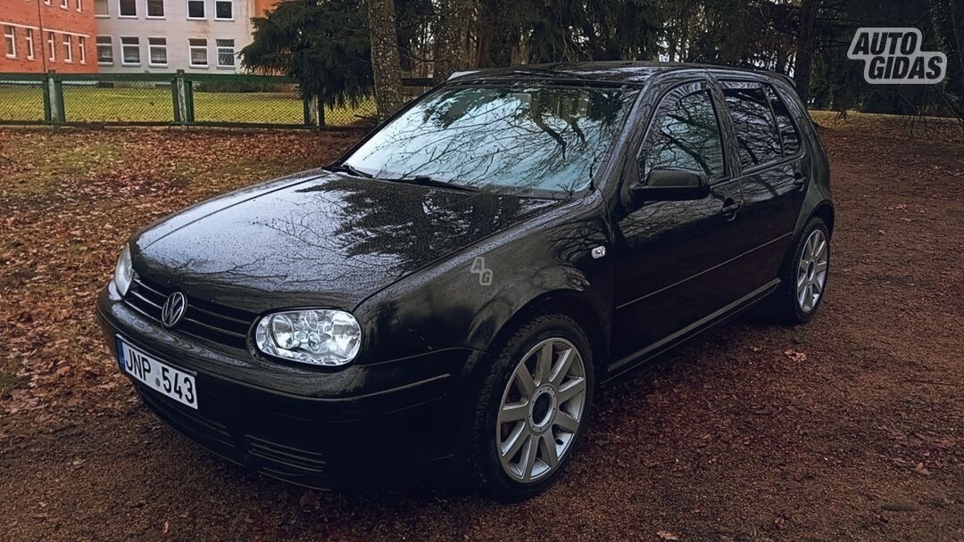 Volkswagen Golf 2002 г Хэтчбек