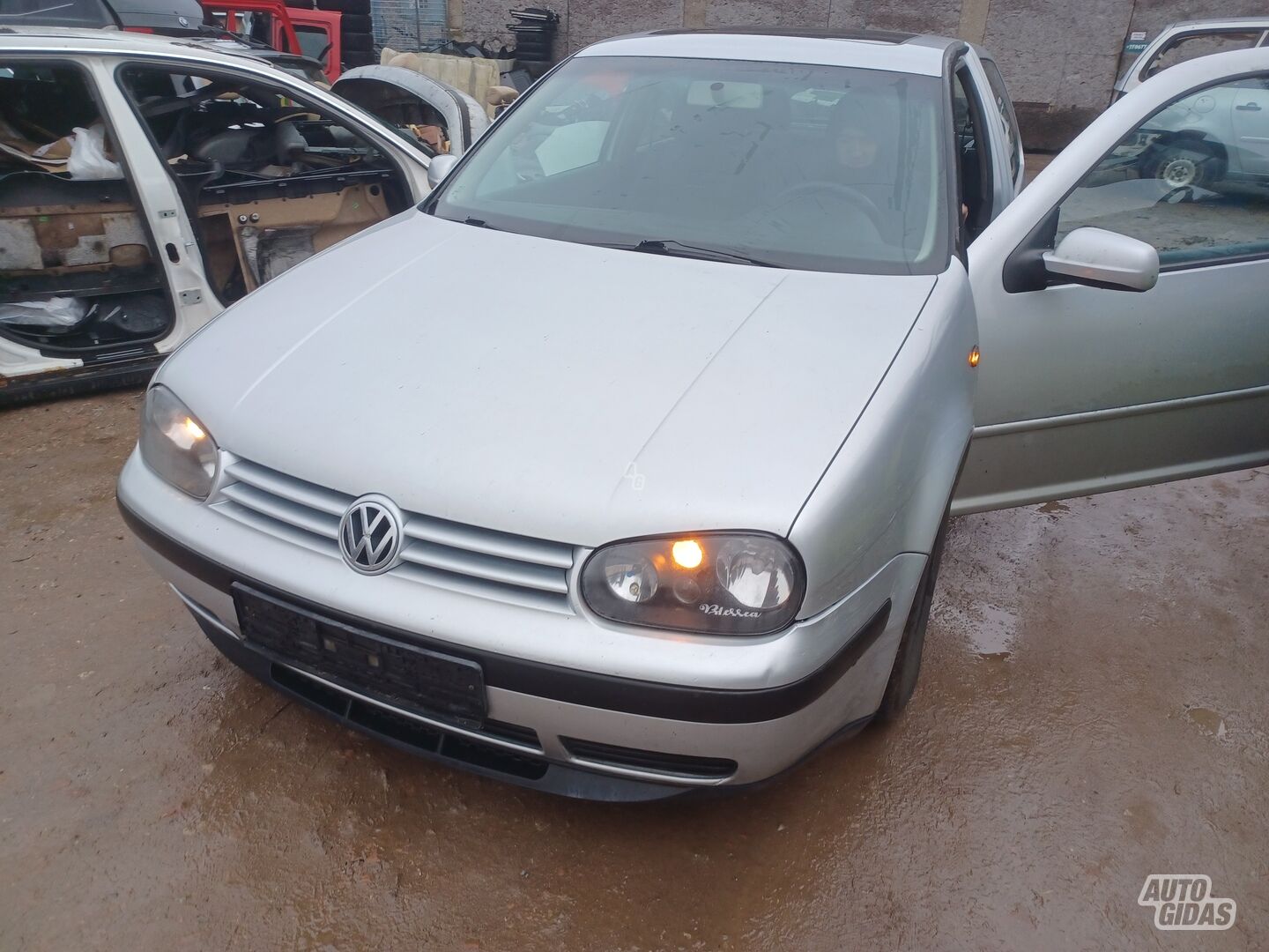 Volkswagen Golf 2001 г запчясти