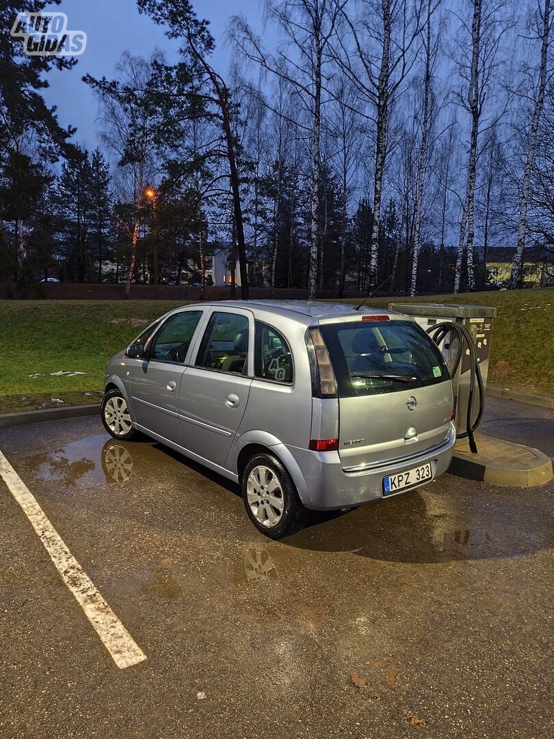 Opel Meriva 2006 y Hatchback