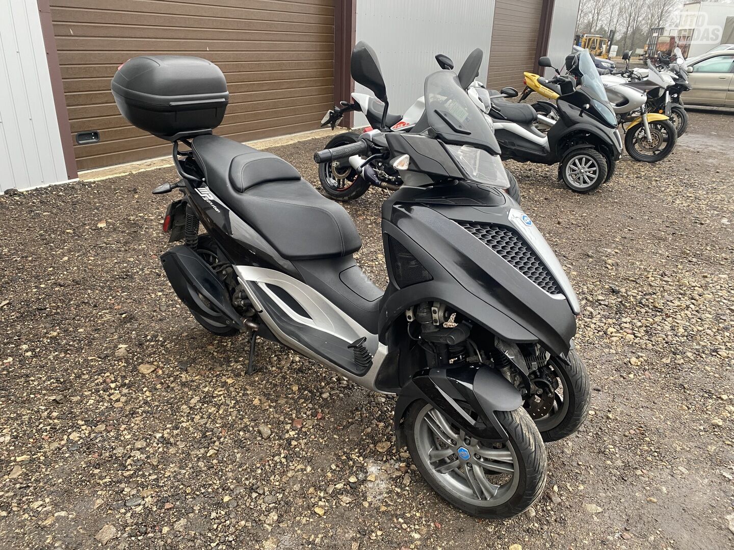 Piaggio MP-3 2018 y Three-wheel motorcycle