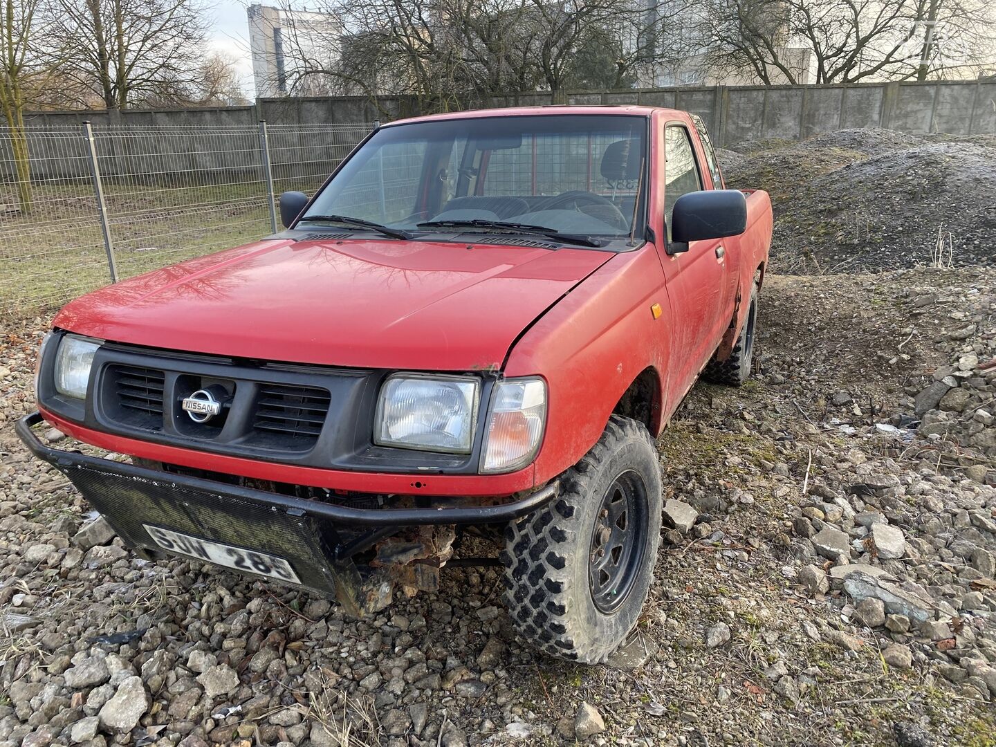 Nissan King Cab 781 2.4 2001 m dalys