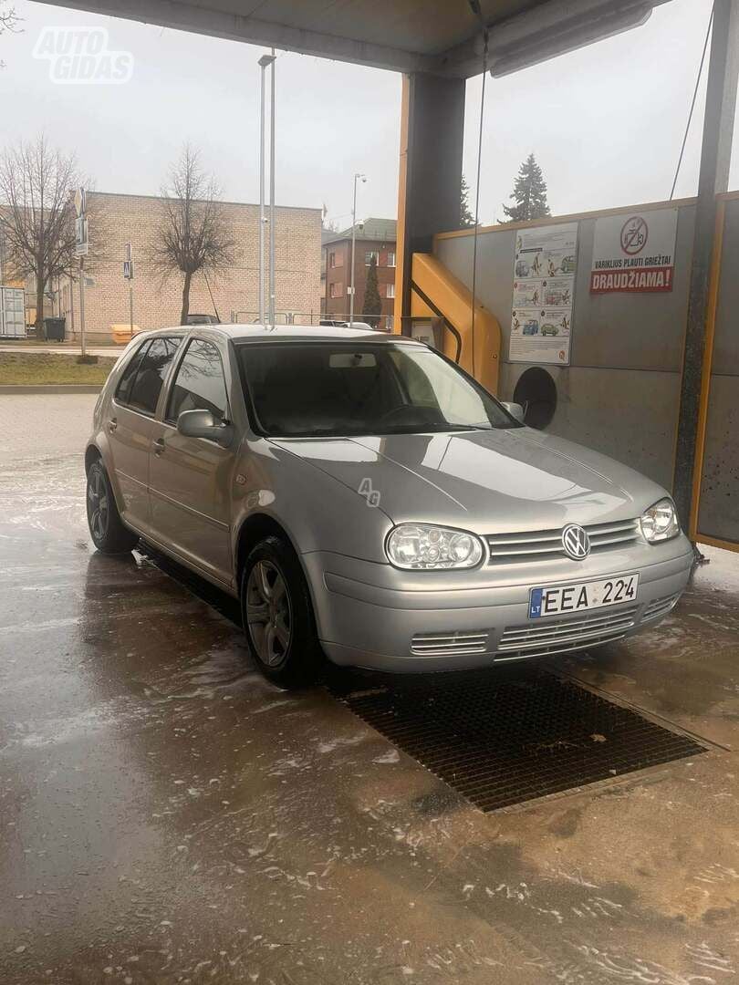 Volkswagen Golf 2000 г Хэтчбек