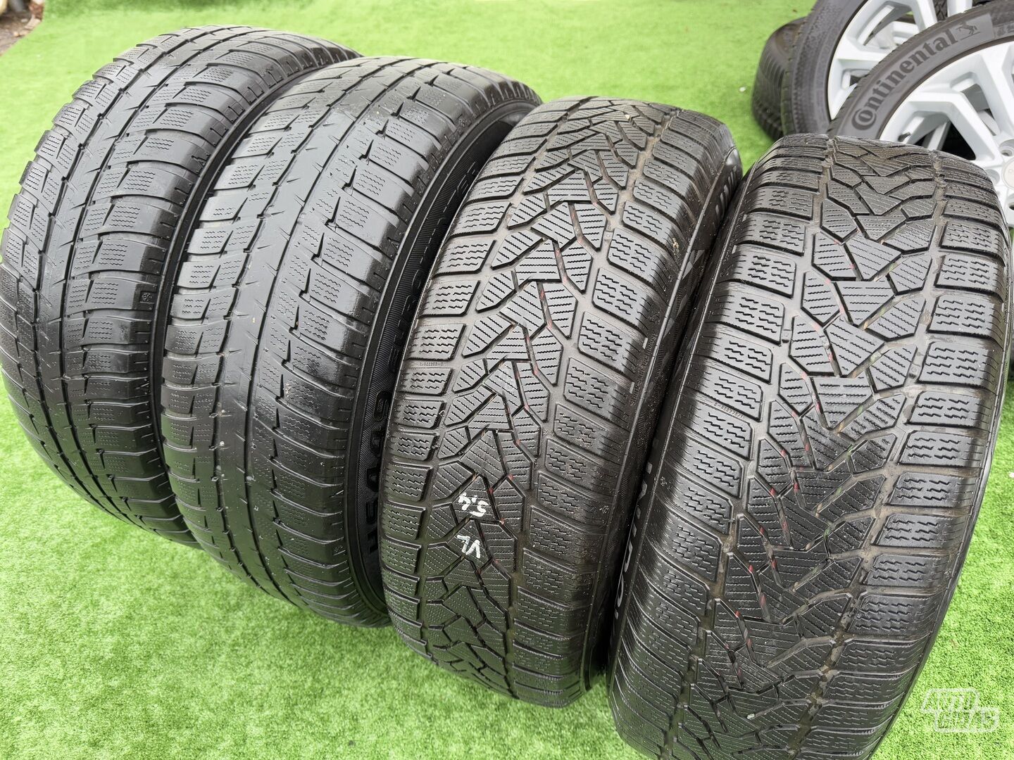 Uniroyal Siunciam, 6+4mm 2022 R17 winter tyres passanger car