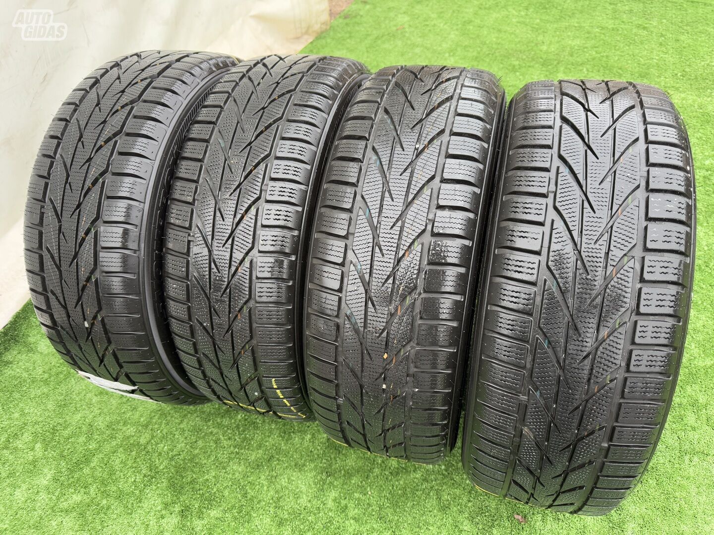 Toyo Siunciam, 8mm 2018m R18 winter tyres passanger car