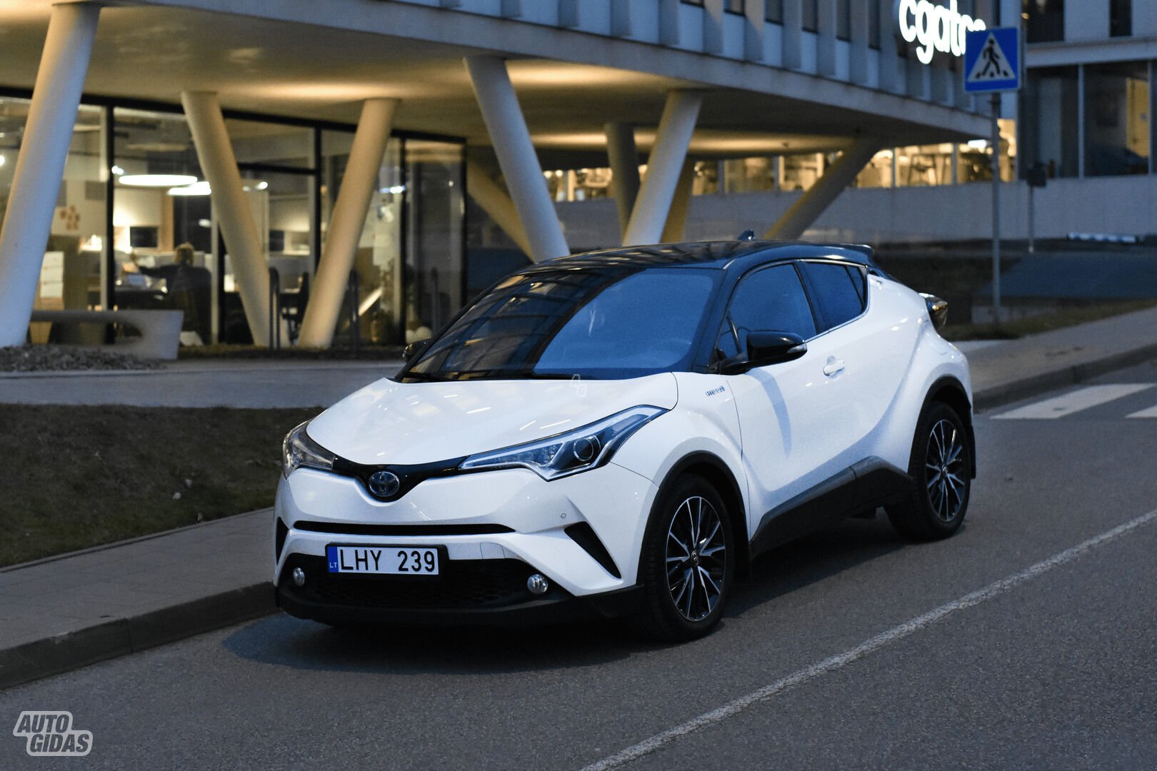 Toyota C-HR 2018 m Visureigis / Krosoveris