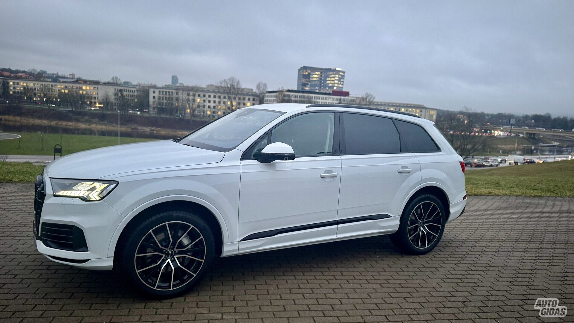 Audi Q7 2023 y Off-road / Crossover