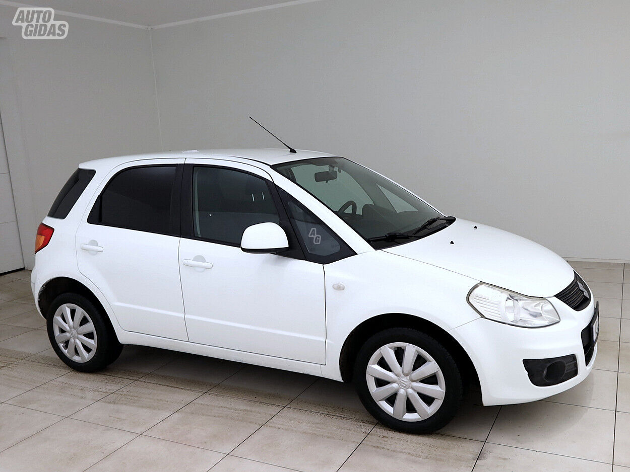 Suzuki SX4 2010 y Hatchback