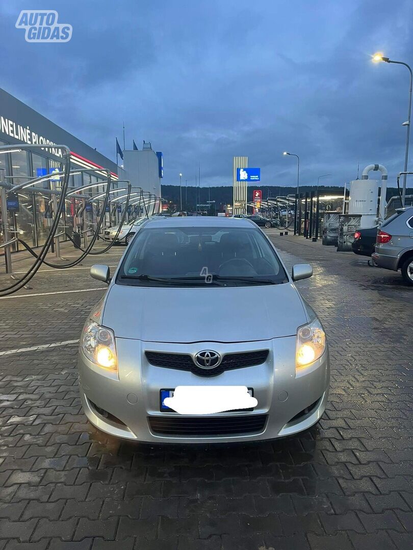 Toyota Auris 2008 y Hatchback