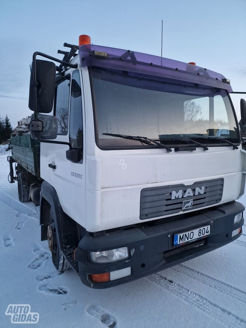 MAN LE220c 2004 г Самосвал с краном