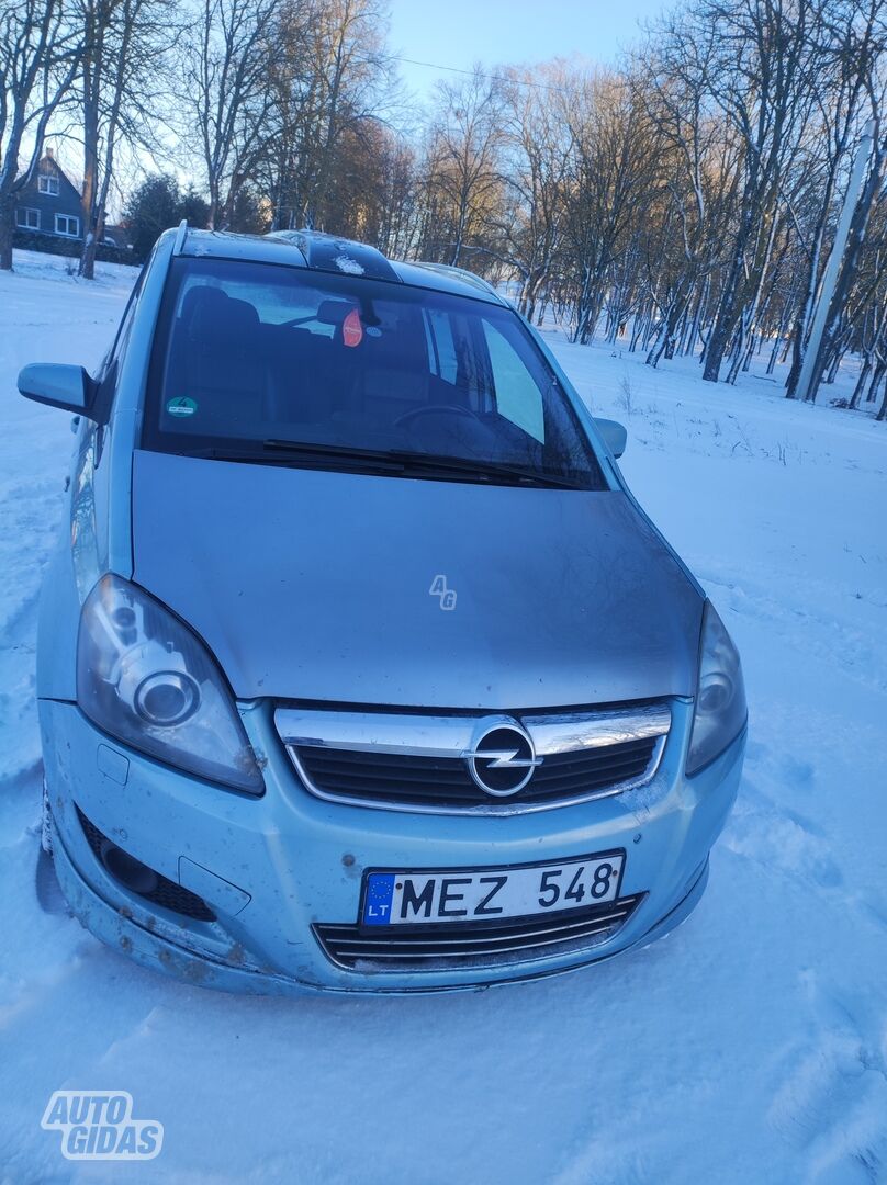 Opel Zafira 2009 г Универсал