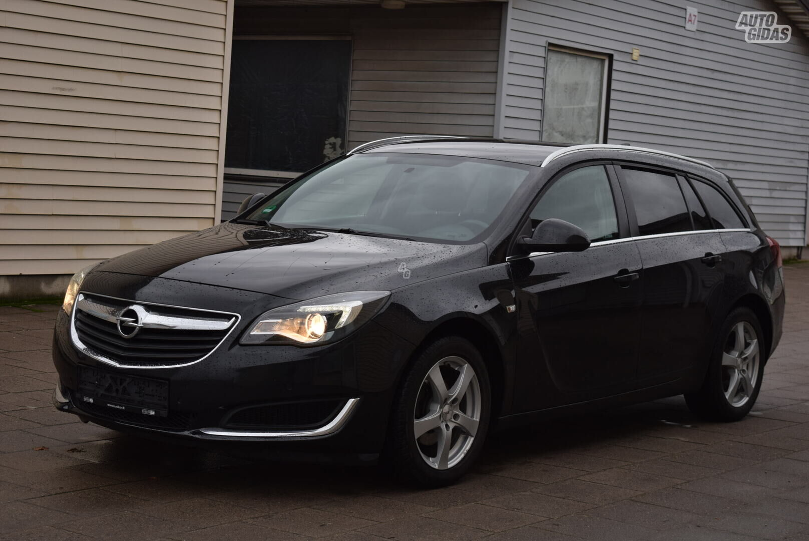 Opel Insignia 2015 y Sedan