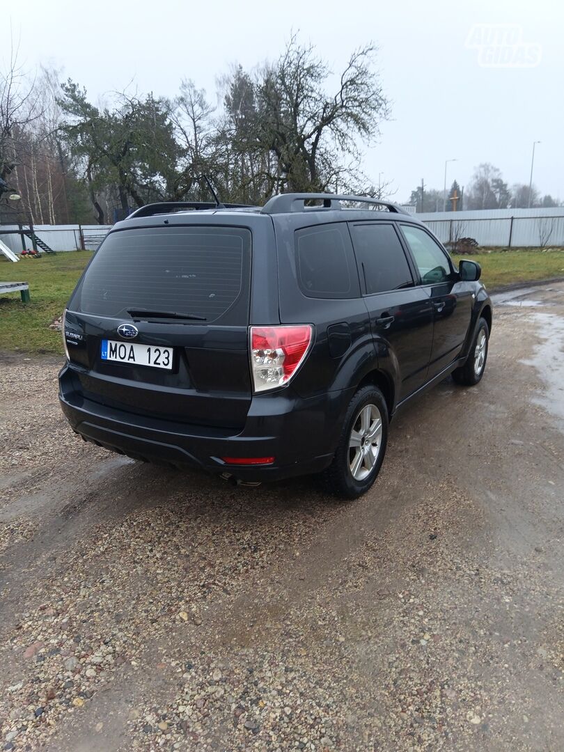 Subaru Forester 2011 y Off-road / Crossover