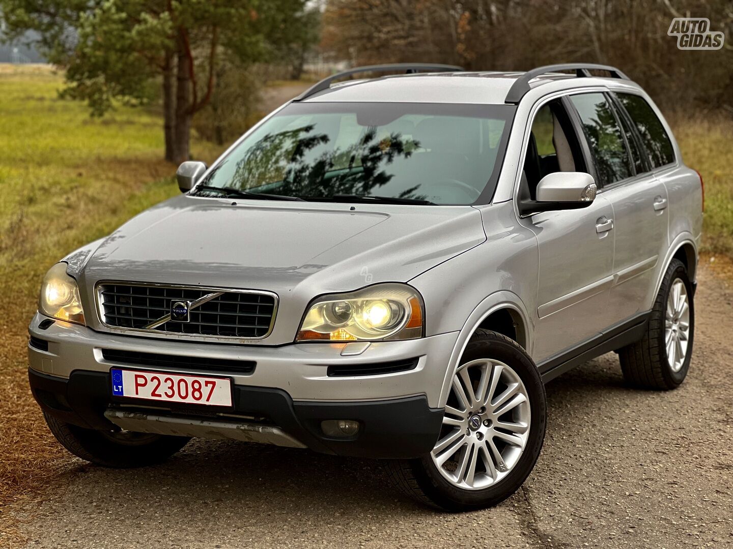 Volvo XC90 2011 y Off-road / Crossover