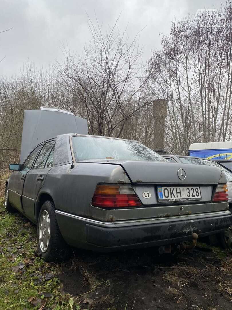 Mercedes-Benz 300 1990 m Sedanas