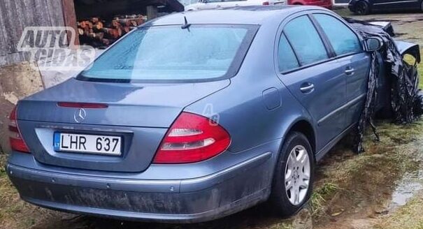 Mercedes-Benz E 220 2004 m dalys