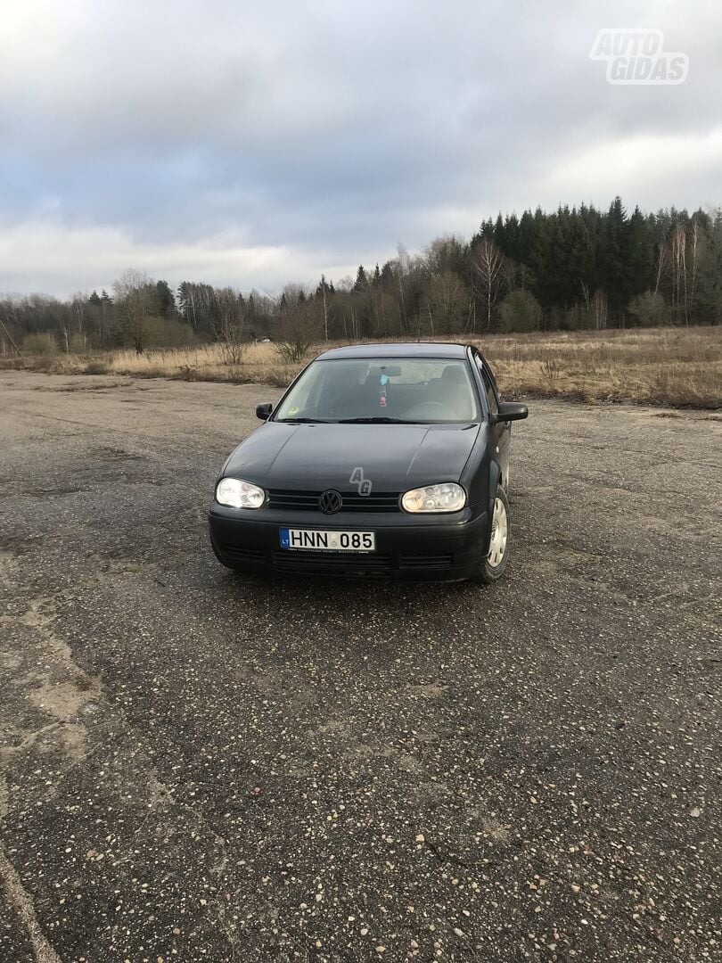 Volkswagen Golf 1999 m Hečbekas