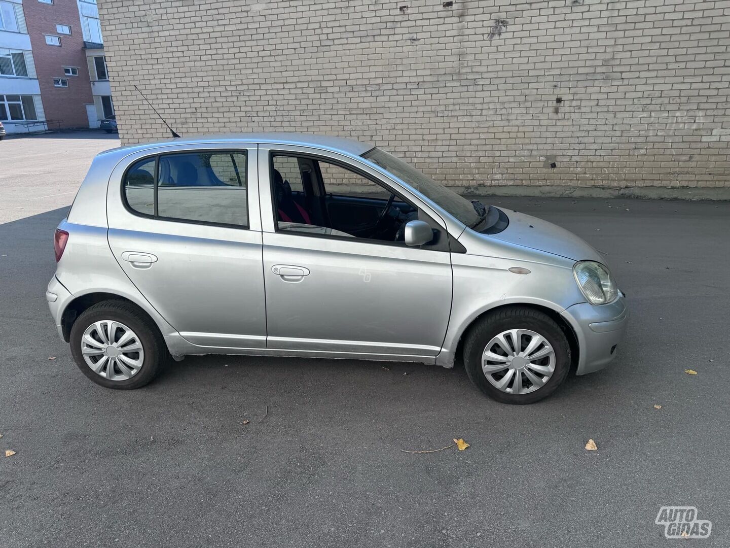 Toyota Yaris 2003 y Hatchback