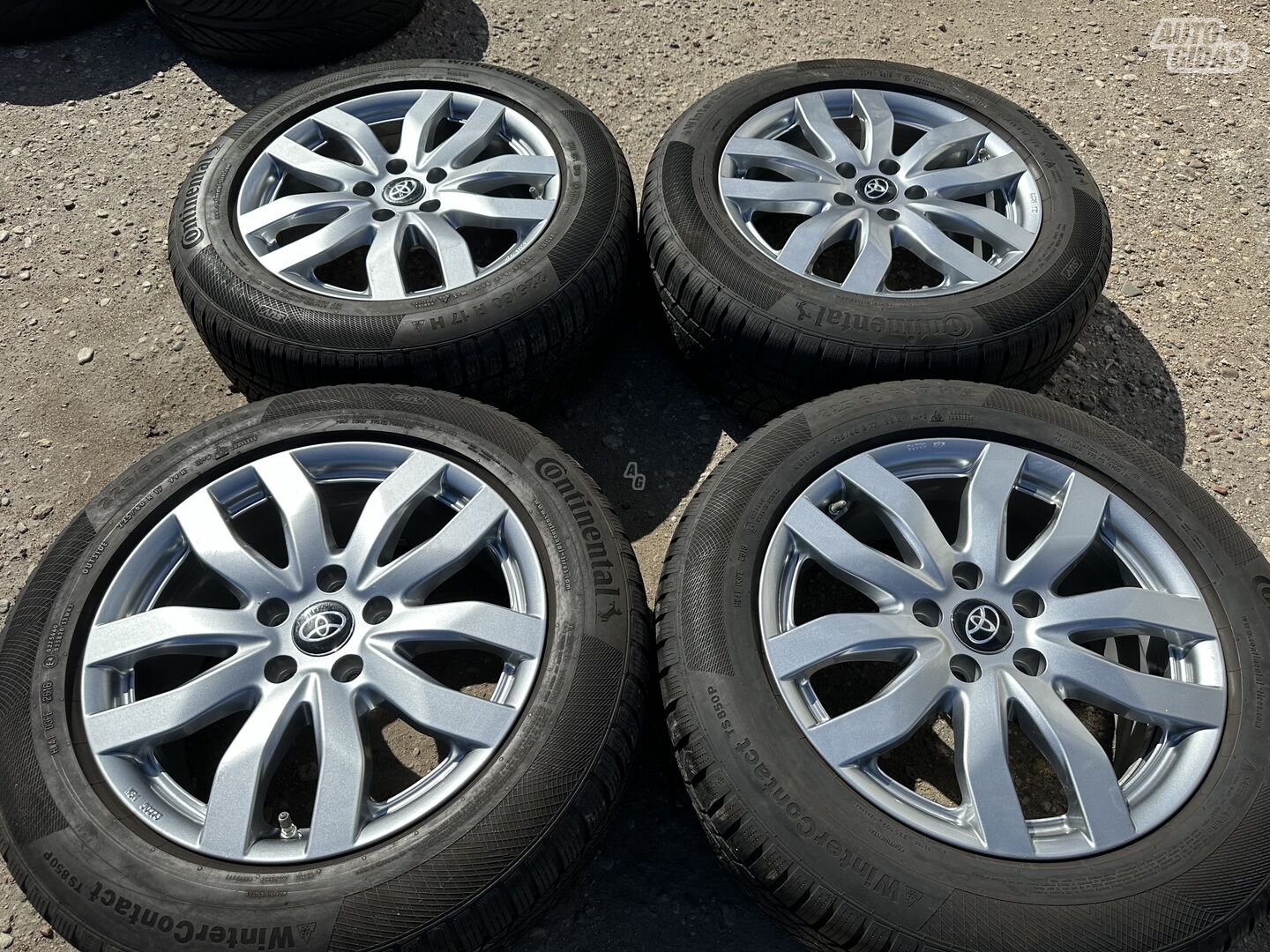 Toyota Siunciam, 7,5J ET40 light alloy R17 rims