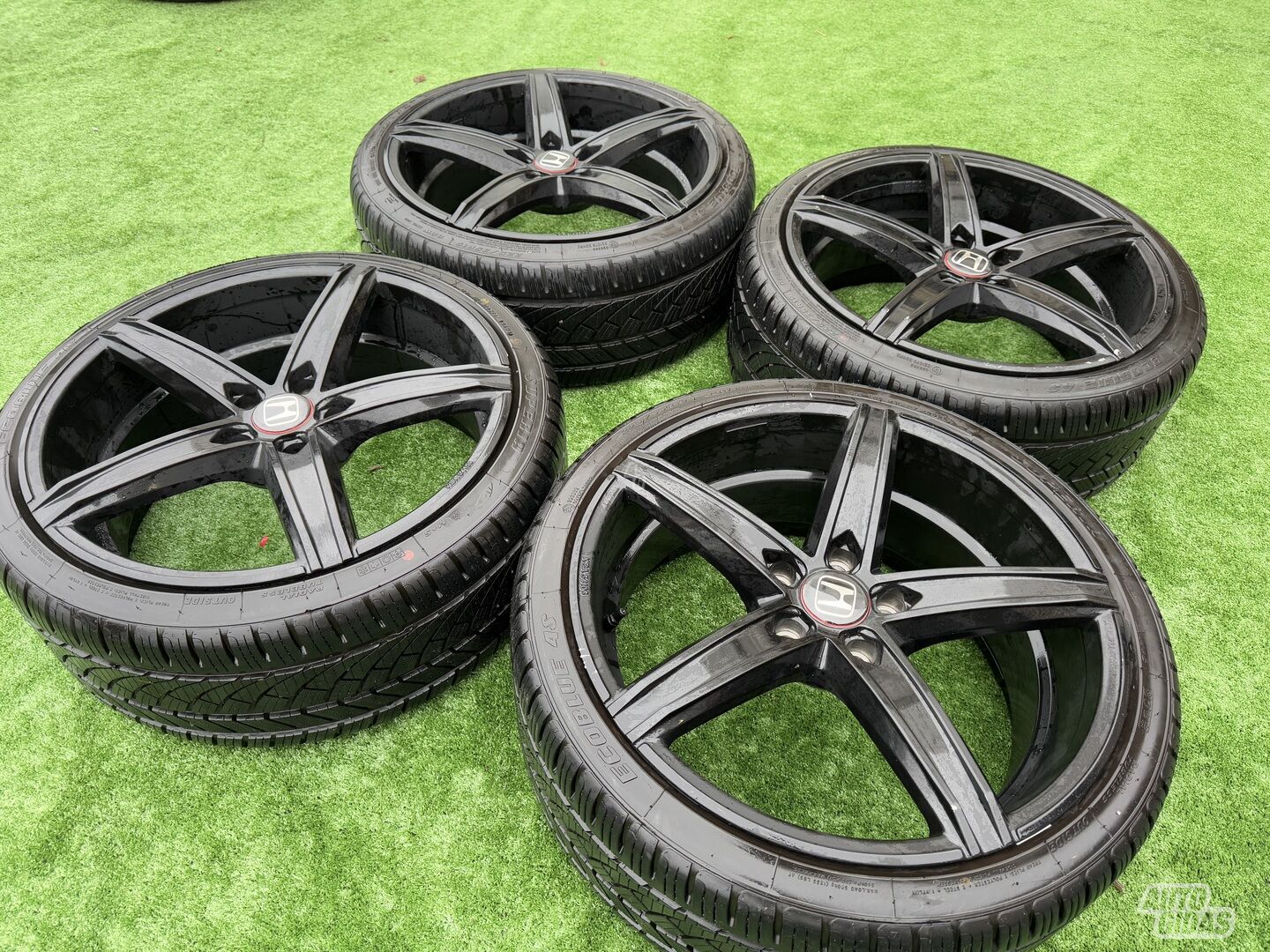 Honda Siunciam, 8.5J ET45 light alloy R19 rims