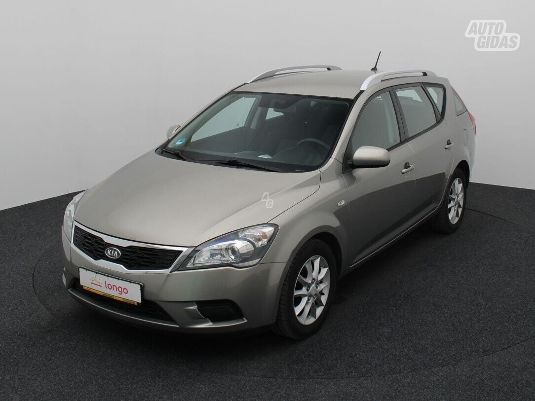 Kia Cee&apos;d 2011 г Хэтчбек