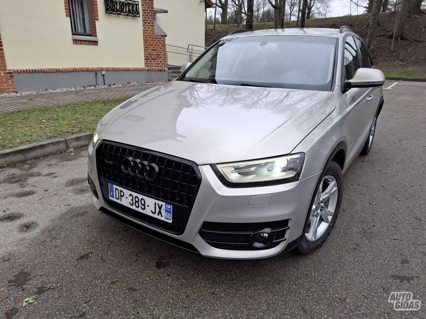 Audi Q3 2015 y Off-road / Crossover