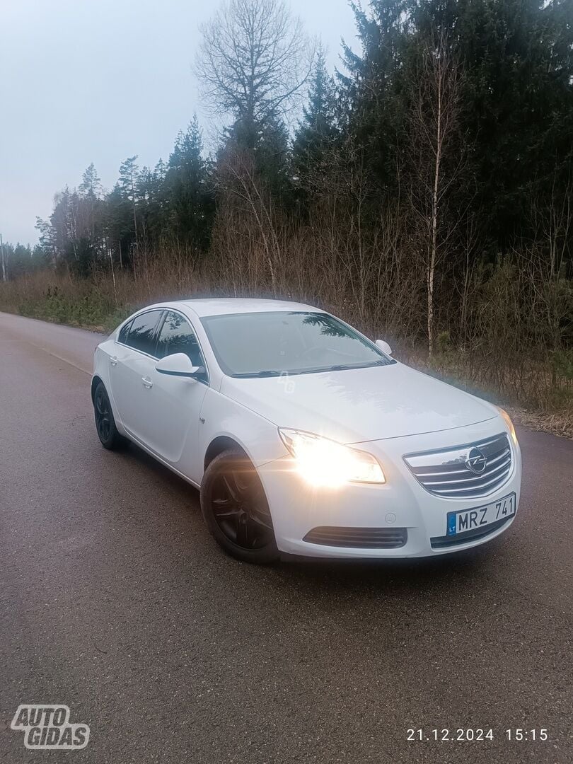 Opel Insignia 2011 г Хэтчбек