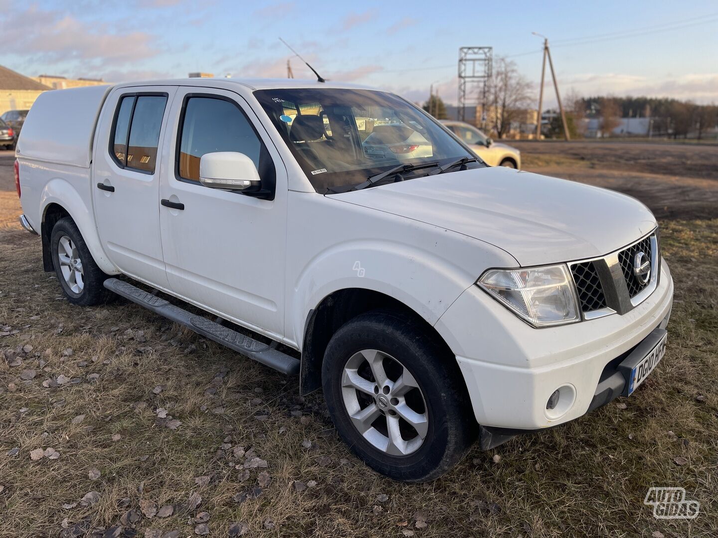 Nissan Navara 2010 г Пикап