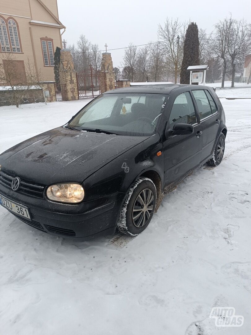 Volkswagen Golf 1999 m Hečbekas