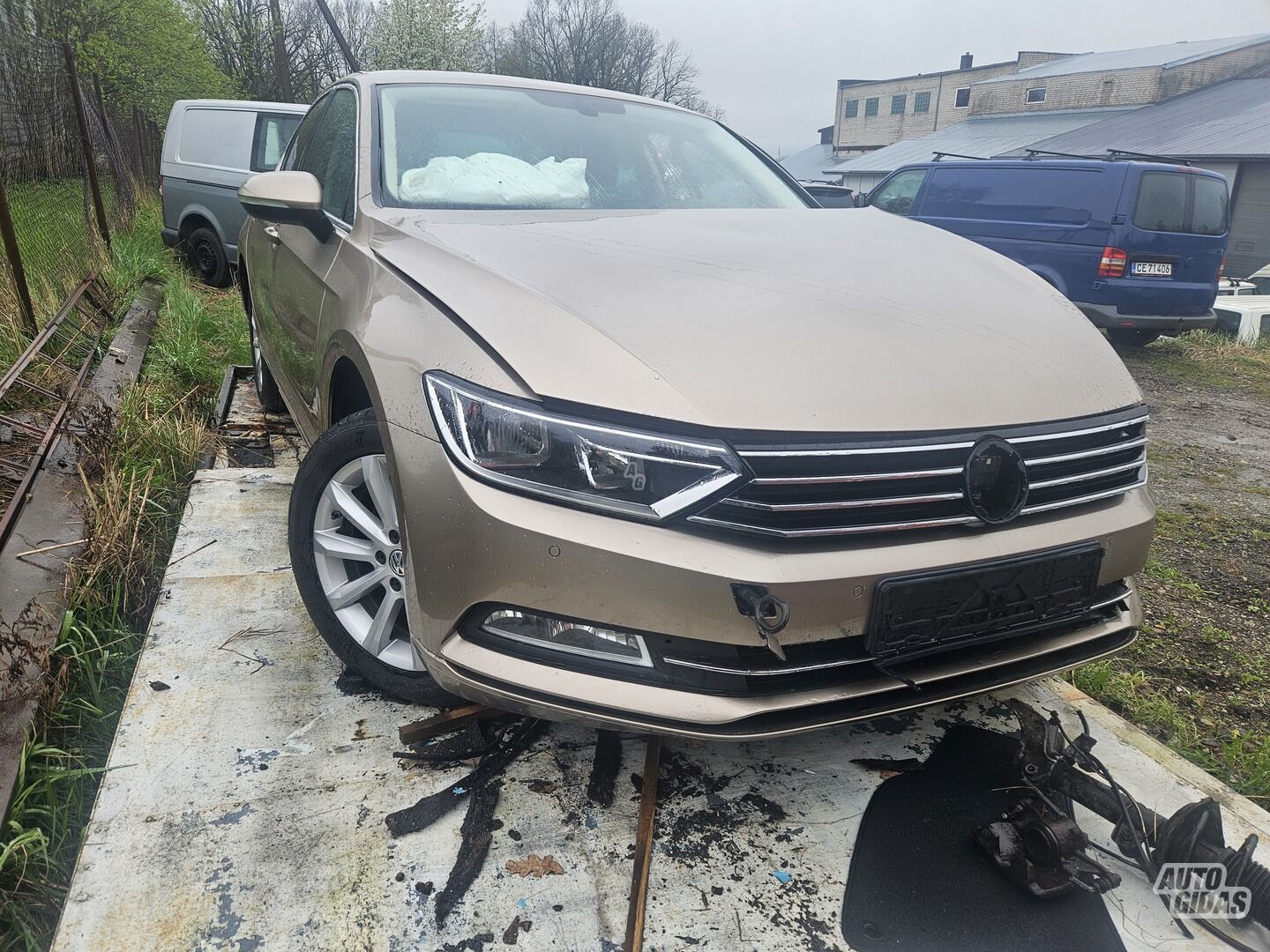 Volkswagen Passat 2016 y Sedan