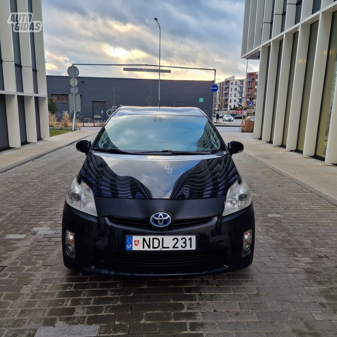 Toyota Prius 2010 г Хэтчбек