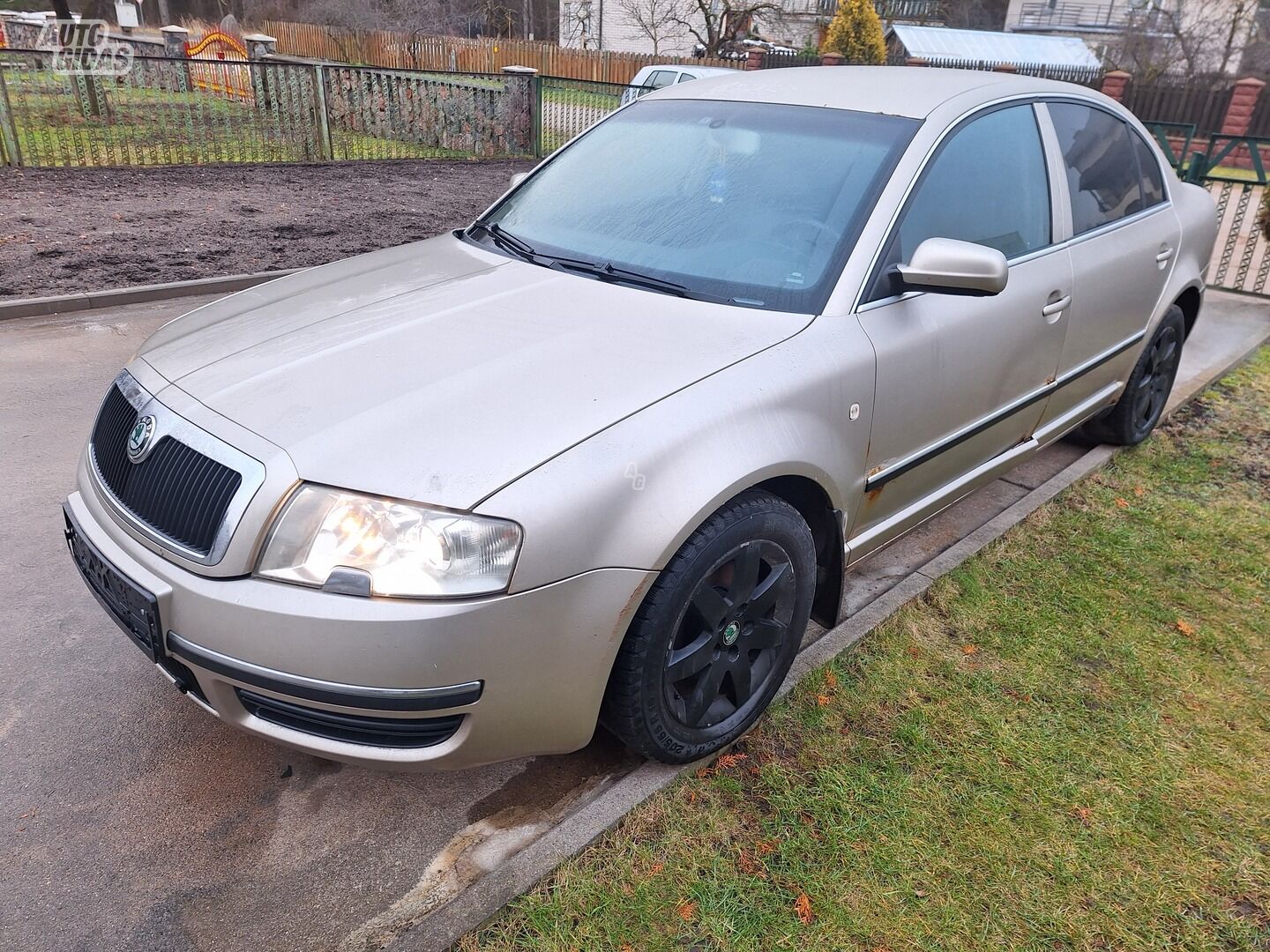 Skoda Superb 2004 m dalys