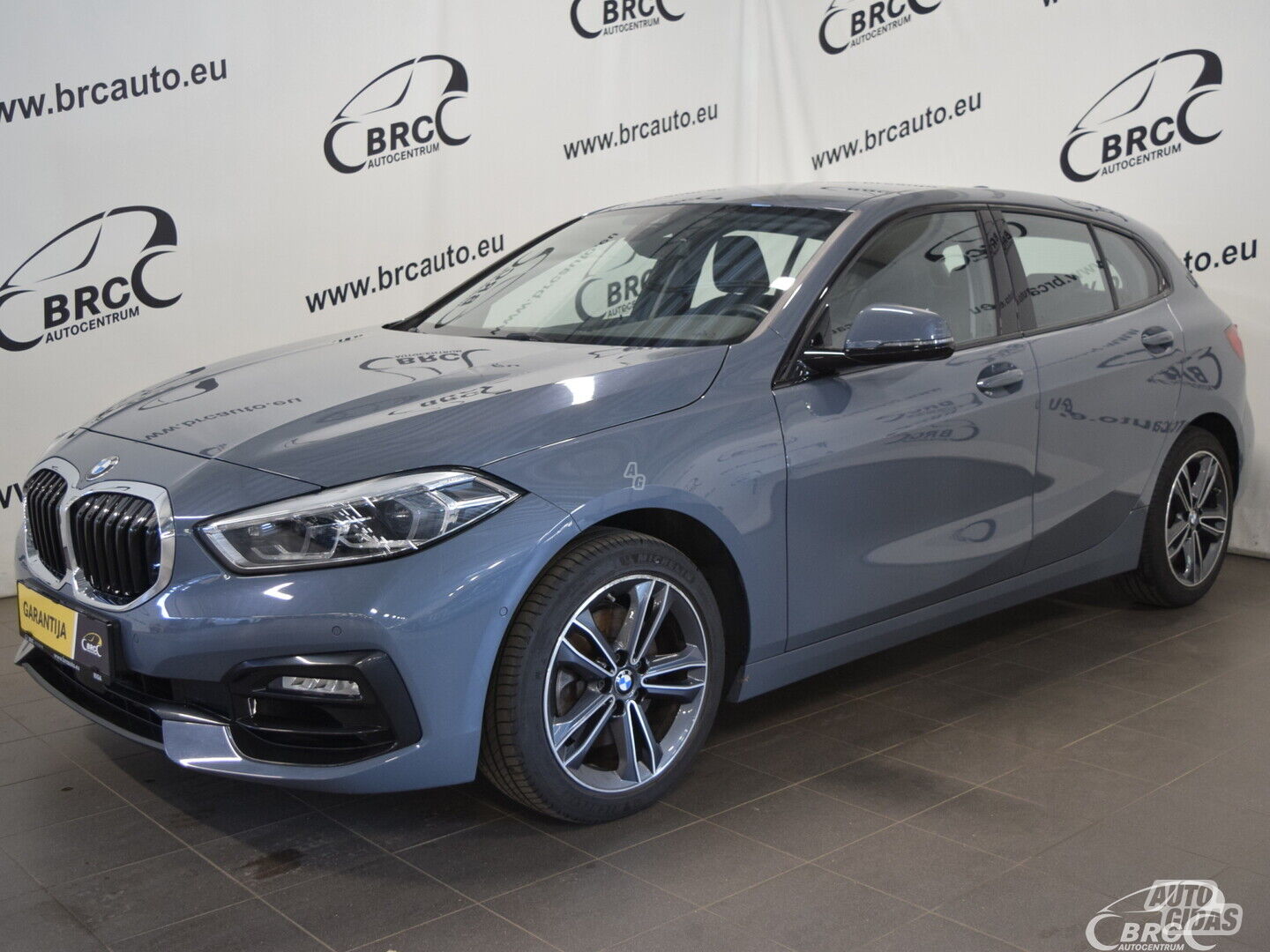 Bmw 118 i Sport Line M/T 2020 y